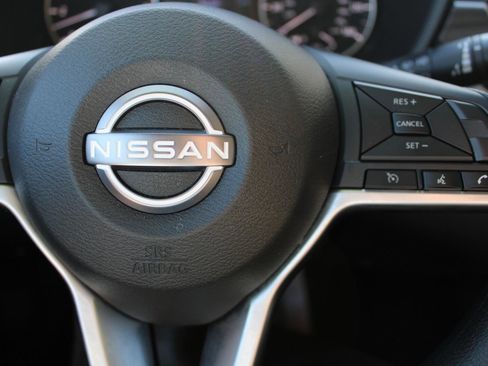 Used 2025 Nissan Altima 2.5 SV image 17
