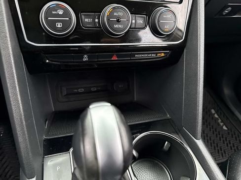 Used 2023 Volkswagen Atlas SEL R-Line AWD/4WD image 34