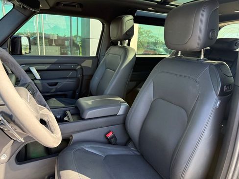 Used 2024 Land Rover Defender 90 Carpathian Edition image 5