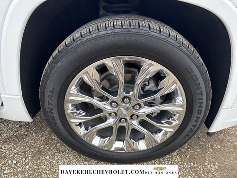 Used 2022 Chevrolet Traverse Premier image 37