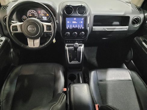 Used 2016 Jeep Compass Latitude image 22