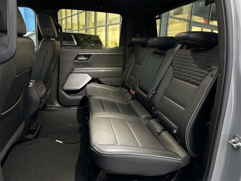 Used 2024 GMC Sierra EV Denali image 23