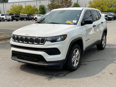 Used 2023 Jeep Compass Sport AWD/4WD image 3