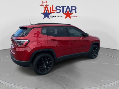 Used 2025 Jeep Compass Latitude w/ Altitude Special Edition AWD/4WD image 7