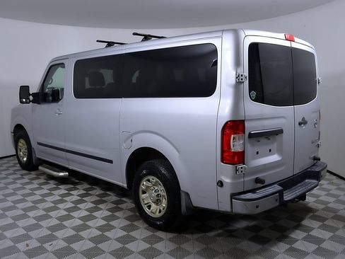 Used 2017 Nissan NV 3500 SL RWD image 9