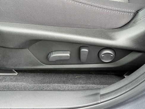 Used 2024 Subaru Crosstrek 2.0i Premium image 29