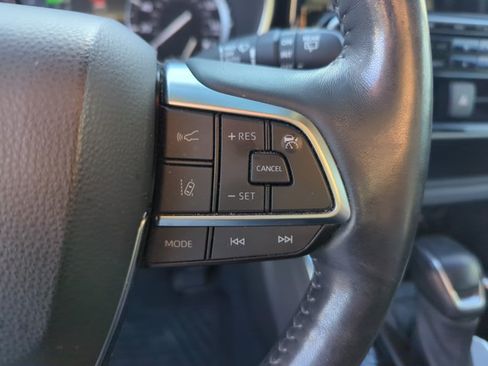 Used 2021 Toyota Highlander Platinum AWD/4WD image 17