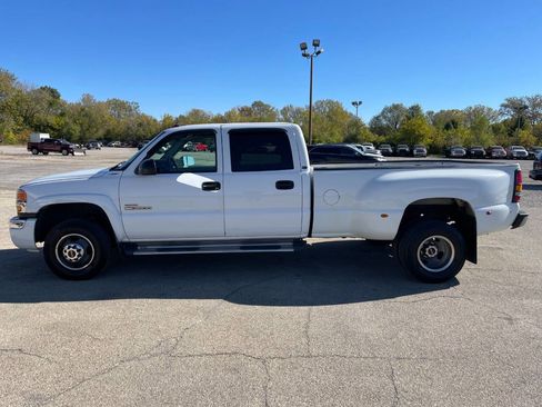 Used 2005 GMC Sierra 3500 SLT w/ Heavy-Duty Power Package image 2