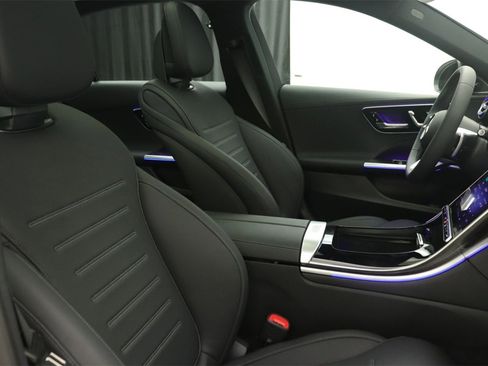 New 2025 Mercedes-Benz C 300 Sedan image 9