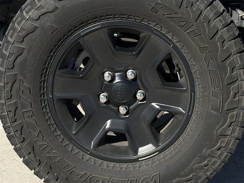 Used 2023 Jeep Gladiator Mojave w/ Trailer Tow Package image 9