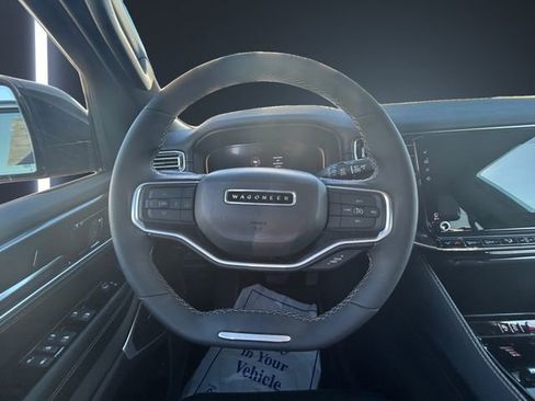 Used 2023 Jeep Wagoneer 4WD image 12