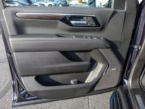 New 2026 Chevrolet Suburban Premier image 13