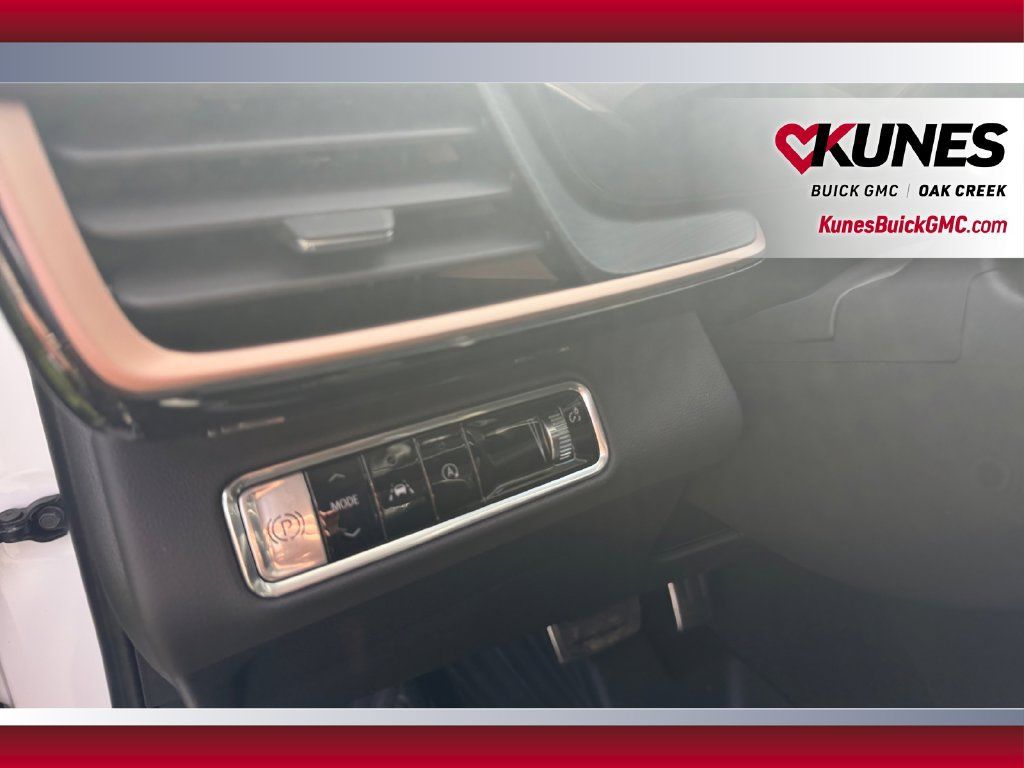 Used 2024 Buick Envision Preferred AWD/4WD image 19