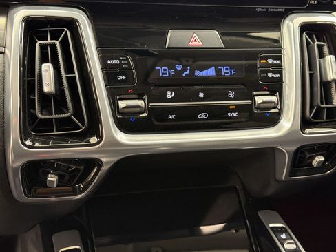 Used 2023 Kia Sorento SX FWD image 17
