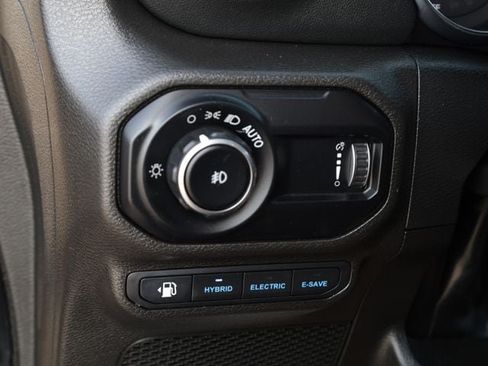 Used 2023 Jeep Wrangler Unlimited Sahara AWD/4WD image 24