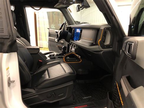 Used 2021 Ford Bronco Badlands image 36