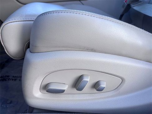 Used 2013 Cadillac XTS Luxury w/ Driver Awareness Package image 12