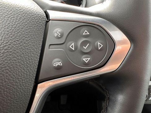 Used 2023 Chevrolet Traverse Premier AWD/4WD image 19