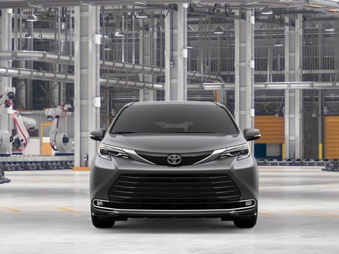 New 2026 Toyota Sienna Platinum AWD/4WD image 17