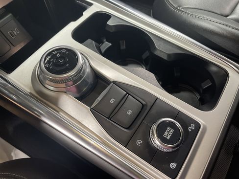 Used 2022 Ford Explorer XLT w/ Equipment Group 202A image 27