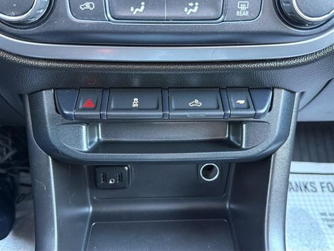 Used 2019 Chevrolet Colorado LT w/ LT Convenience Package AWD/4WD image 25