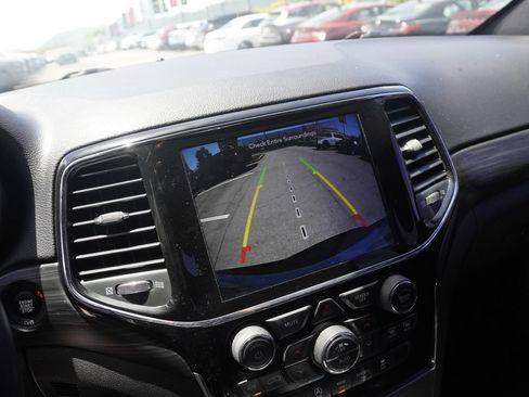Used 2021 Jeep Grand Cherokee Laredo X RWD image 14