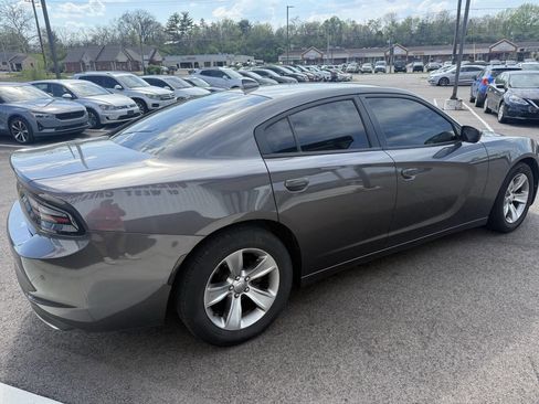 Used 2018 Dodge Charger SXT Plus image 7