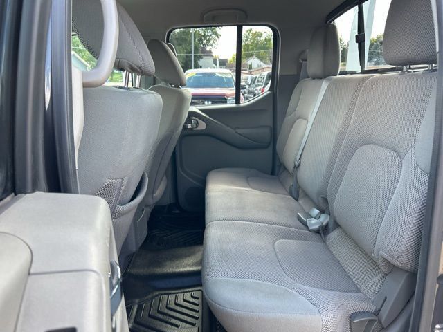 Used 2015 Nissan Frontier SV w/ SV Value Truck Package RWD image 15