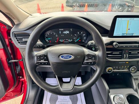 Used 2020 Ford Escape SE image 17