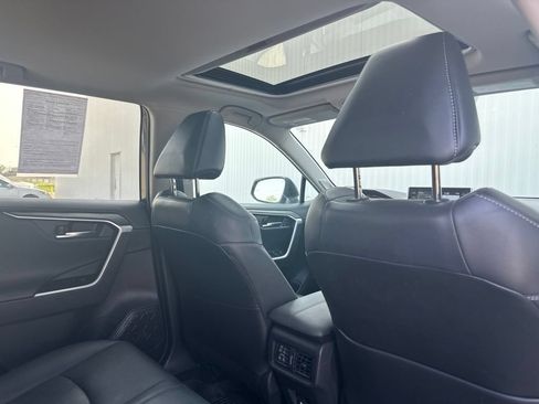 Used 2021 Toyota RAV4 Limited w/ Limited Grade Weather Package AWD/4WD image 29