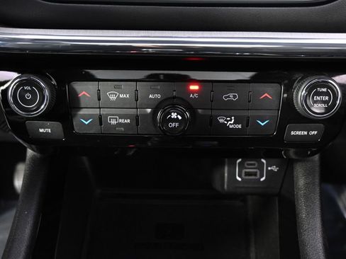 Used 2022 Jeep Compass Limited w/ (RED) Package AWD/4WD image 31