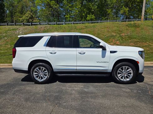 Used 2024 GMC Yukon SLT image 2