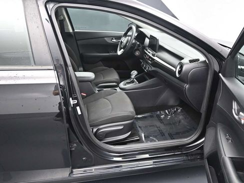 Used 2020 Kia Forte LXS FWD image 18