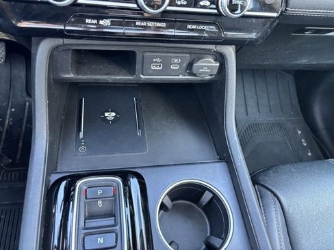 Certified 2023 Honda Pilot Touring image 20