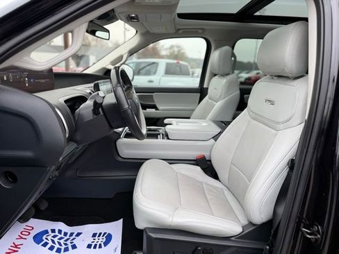 Certified 2025 Ford Expedition Max Platinum image 2