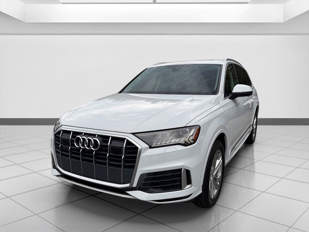 Used 2023 Audi Q7 2.0T Premium Plus w/ Premium Plus Package AWD/4WD image 9