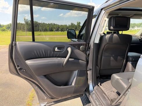 Used 2023 Nissan Armada Platinum w/ Captain's Chairs Package RWD image 6