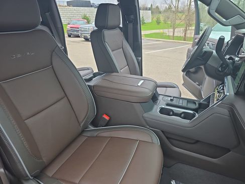 New 2026 GMC Sierra 2500 Denali w/ Denali Reserve Package image 10