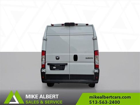 Used 2024 RAM ProMaster 2500 w/ Convenience Group image 6