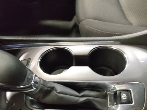Used 2022 Chevrolet Malibu LT FWD image 26