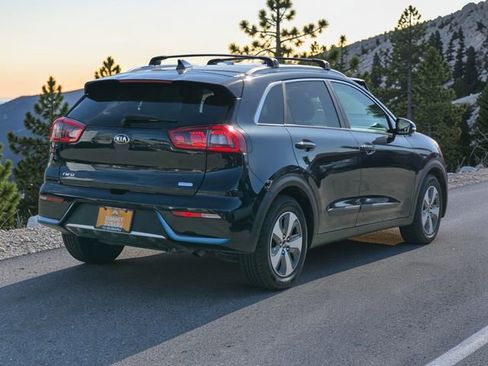 Used 2018 Kia Niro EX image 7