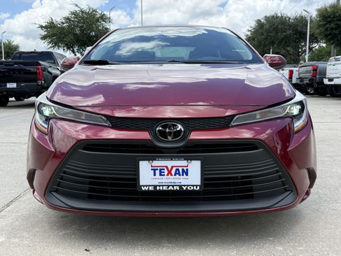 Used 2025 Toyota Corolla LE FWD image 11