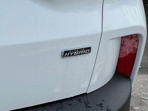 New 2026 Ford Escape SE FWD image 8