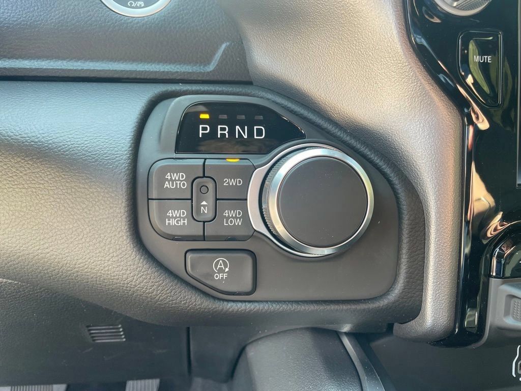 New 2026 RAM 1500 Big Horn AWD/4WD image 15
