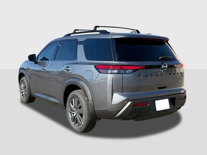 New 2025 Nissan Pathfinder SV