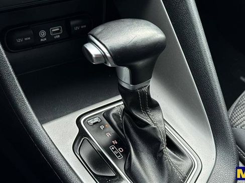 Used 2019 Kia Niro LX image 24