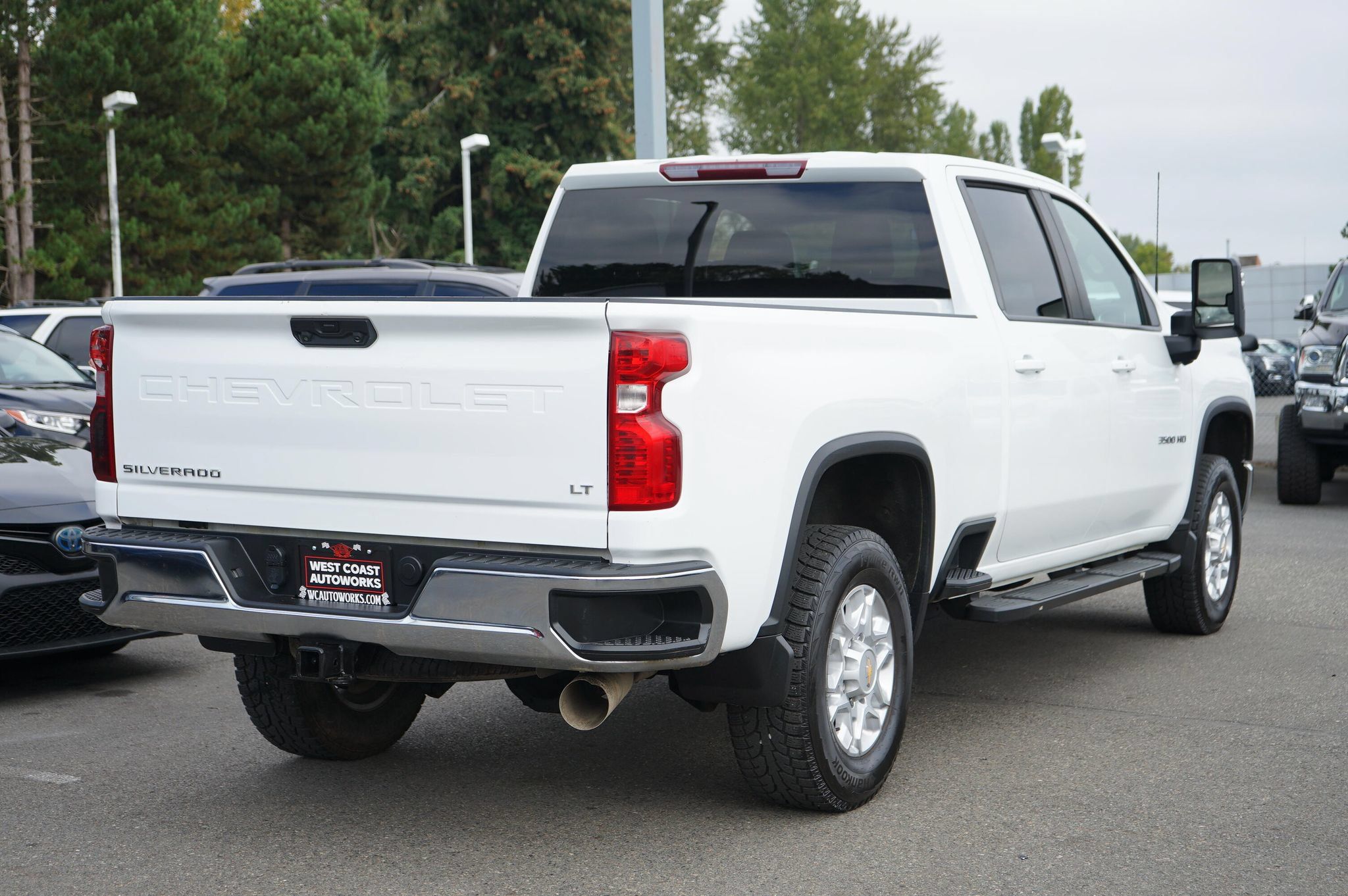 Used 2022 Chevrolet Silverado 3500 LT w/ Convenience Package AWD/4WD image 5