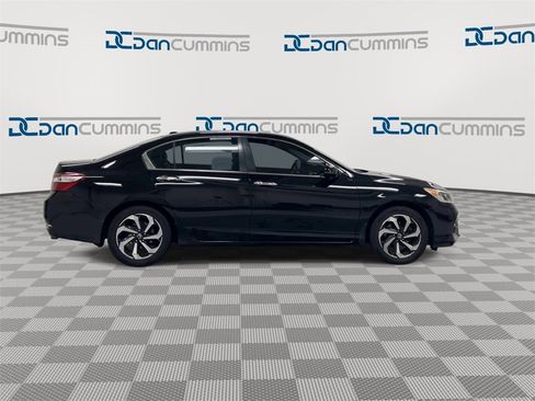 Used 2017 Honda Accord EX-L image 9