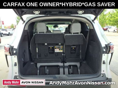 Used 2025 Toyota Sienna XLE FWD image 12