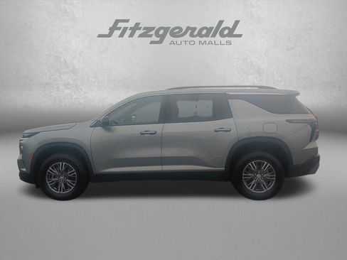 Used 2026 Chevrolet Traverse LT AWD/4WD image 4